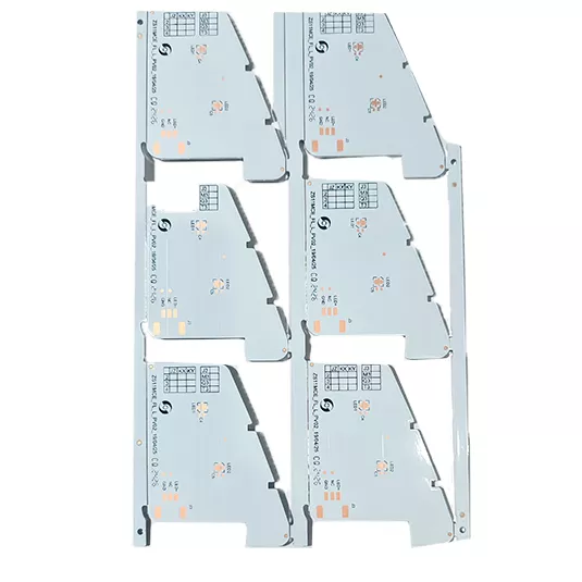 Circuit imprimé à base métallique isolée en aluminium avec masque de soudure blanc et pistes en cuivre pour la dissipation thermique des LED haute puissance