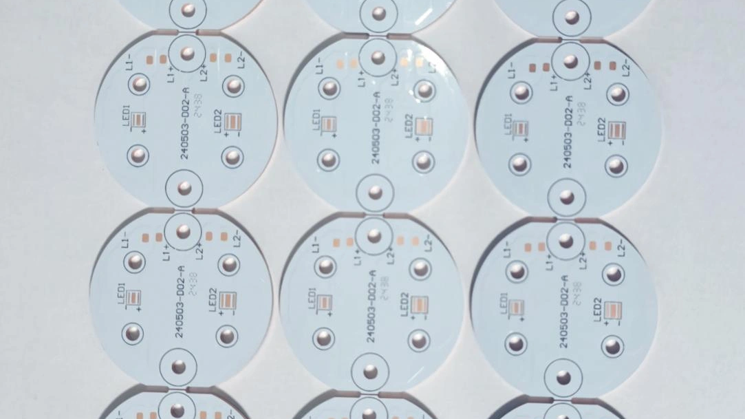 FR4 vs. Aluminum PCB: What is the Best Choice for High-Power LED Lighting?